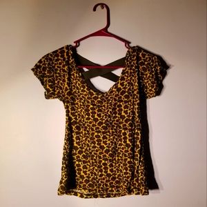 Small cheetahs print crop top